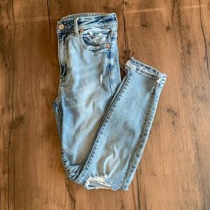 American Eagle Super Hi-Rise Ripped Jegging